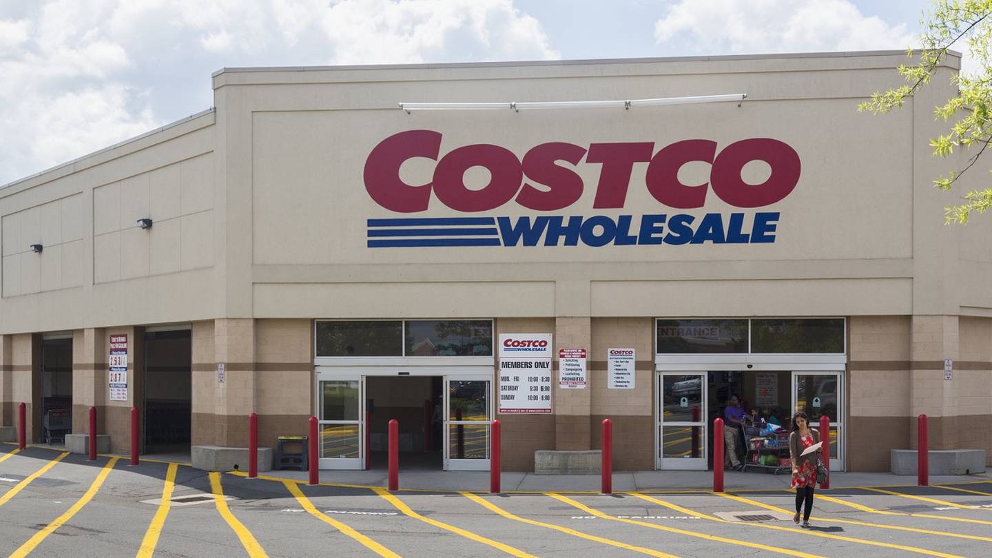 Costco raises employees’ minimum hourly wage to 17 95.1 WAPE